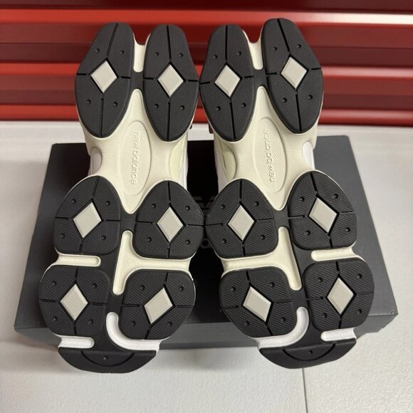 💜📎 New Balance 9060 Rose Sugar Ice Wine 💜📎 - Picture 6 of 8